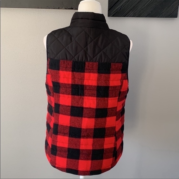 Ruff Hewn Buffalo Plaid Quilted Zip Up Vest Red & Black - Picture 5 of 8